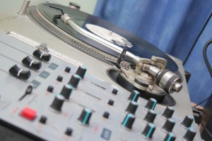 picture of dj turntable system a professional sound system, turntables and controls for dj music
